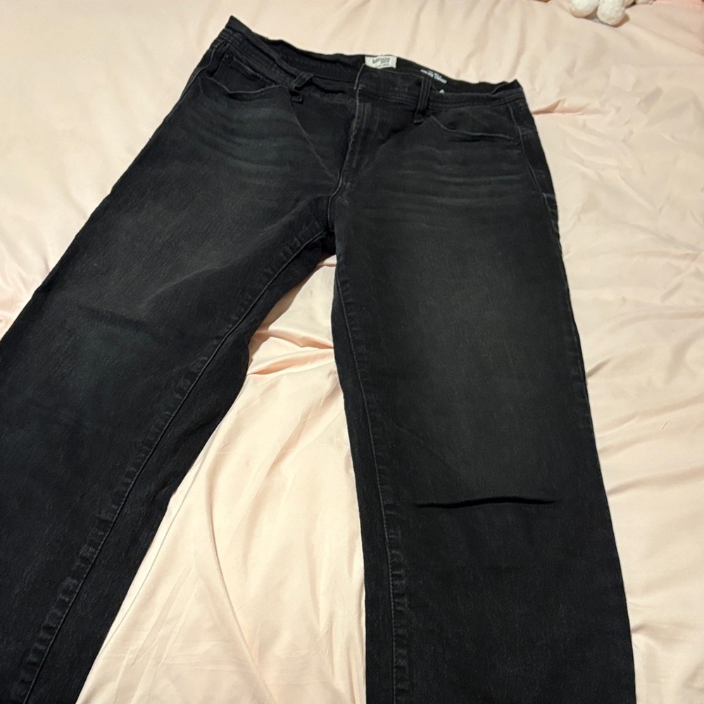 Kensie Straight Leg Jeans in Washed Black